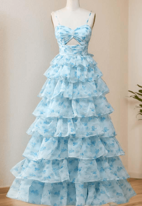 How to choose a blue coming of age dress?